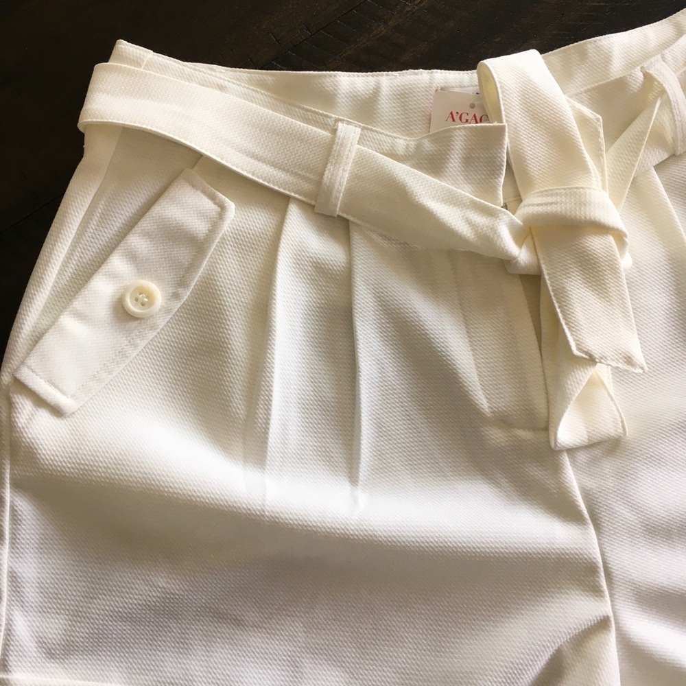 💖NWT Shorts 💖 - Picture 2 of 4